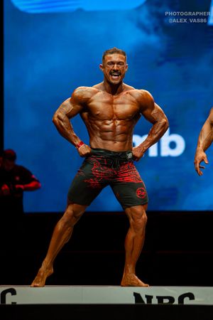 MEN'S PHYSIQUE 174